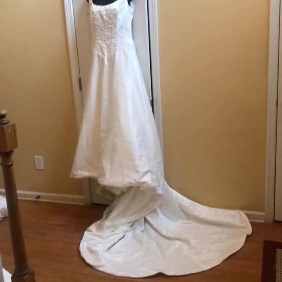 Wedding dress Ivy, with slip and crown to match - Picture 7 of 8